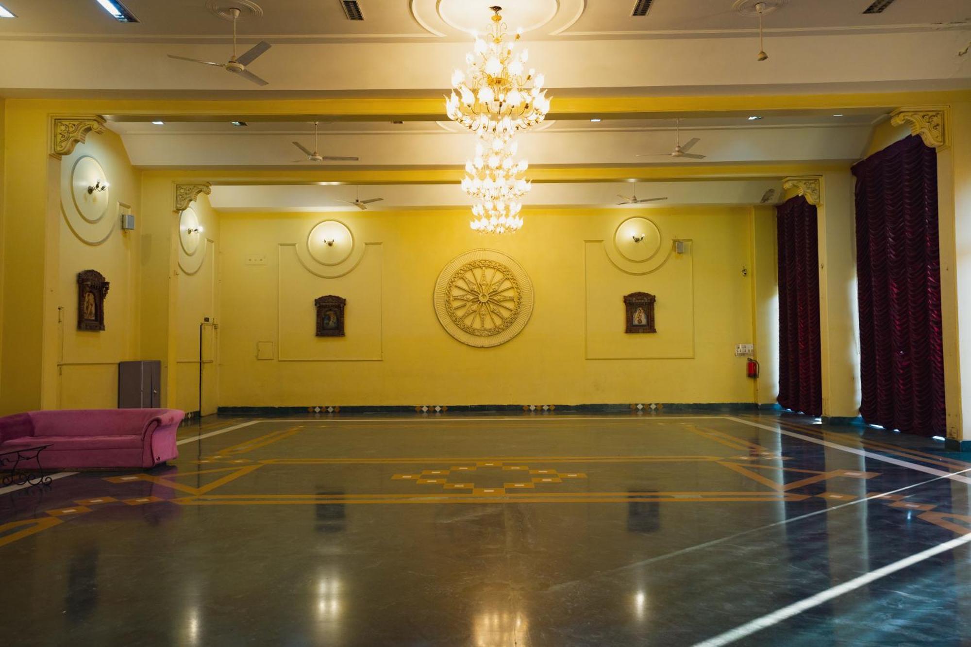 Hotel Girdhar Mahal Indore Exterior photo