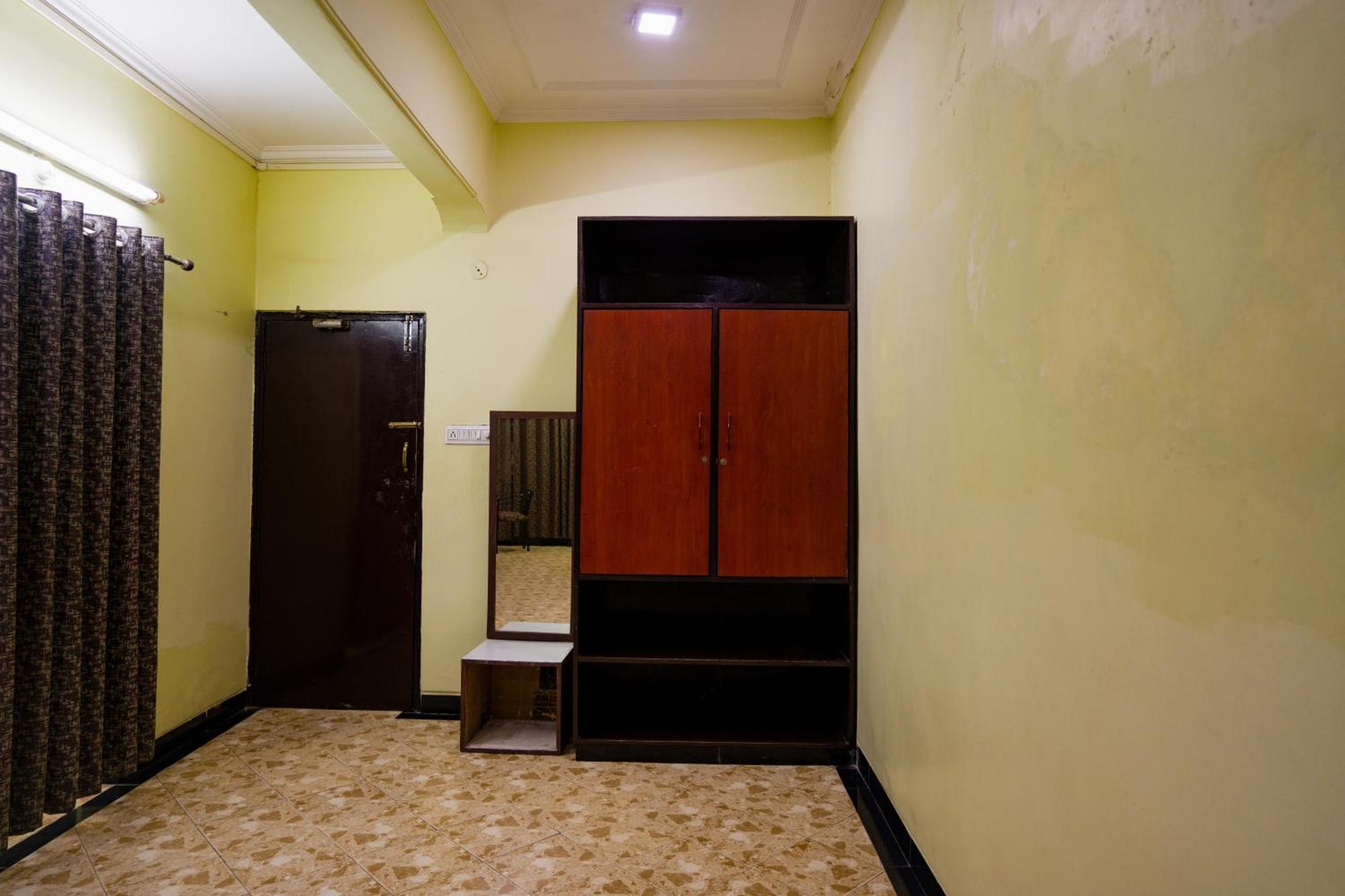 Hotel Girdhar Mahal Indore Exterior photo