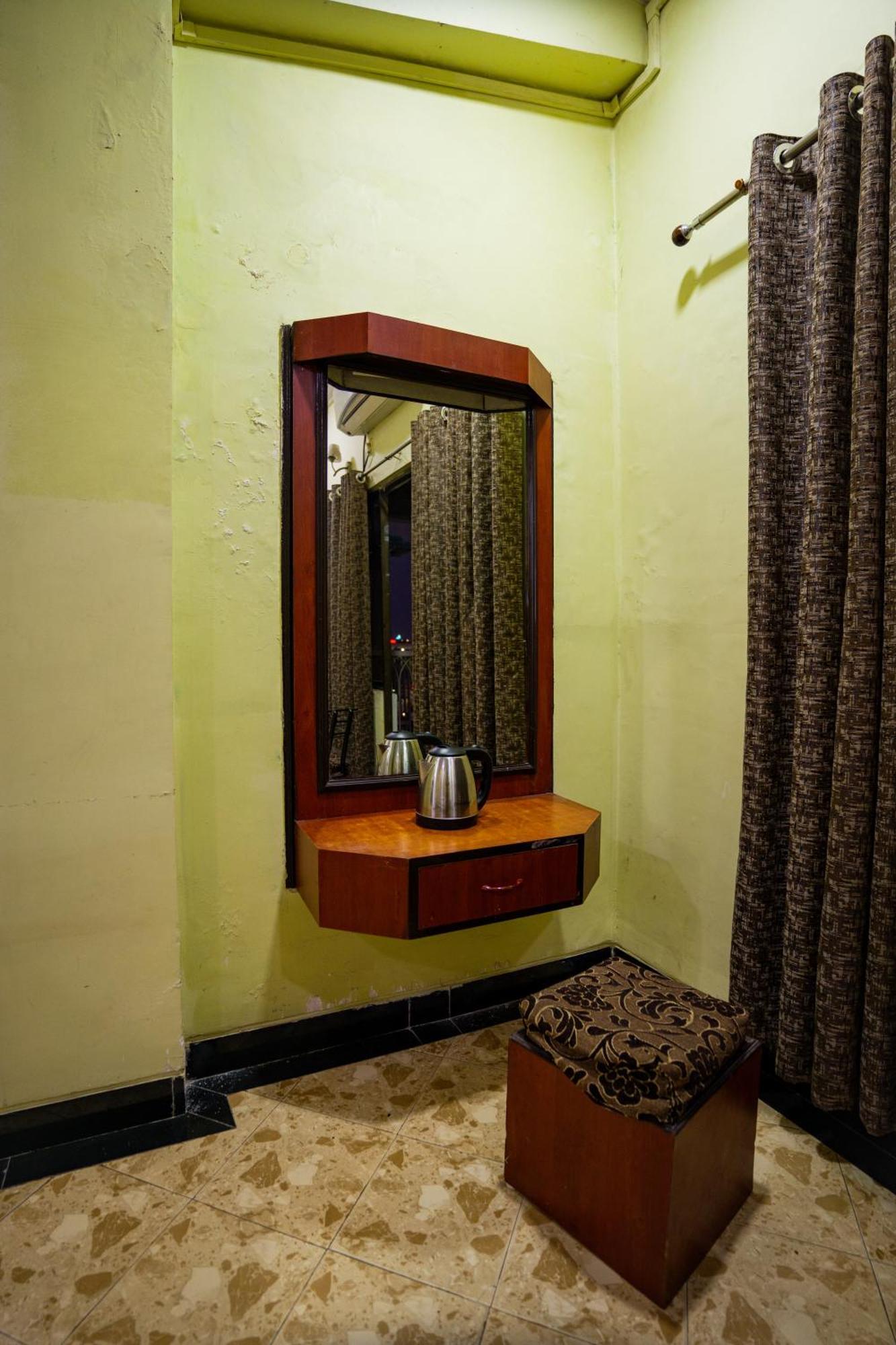 Hotel Girdhar Mahal Indore Exterior photo