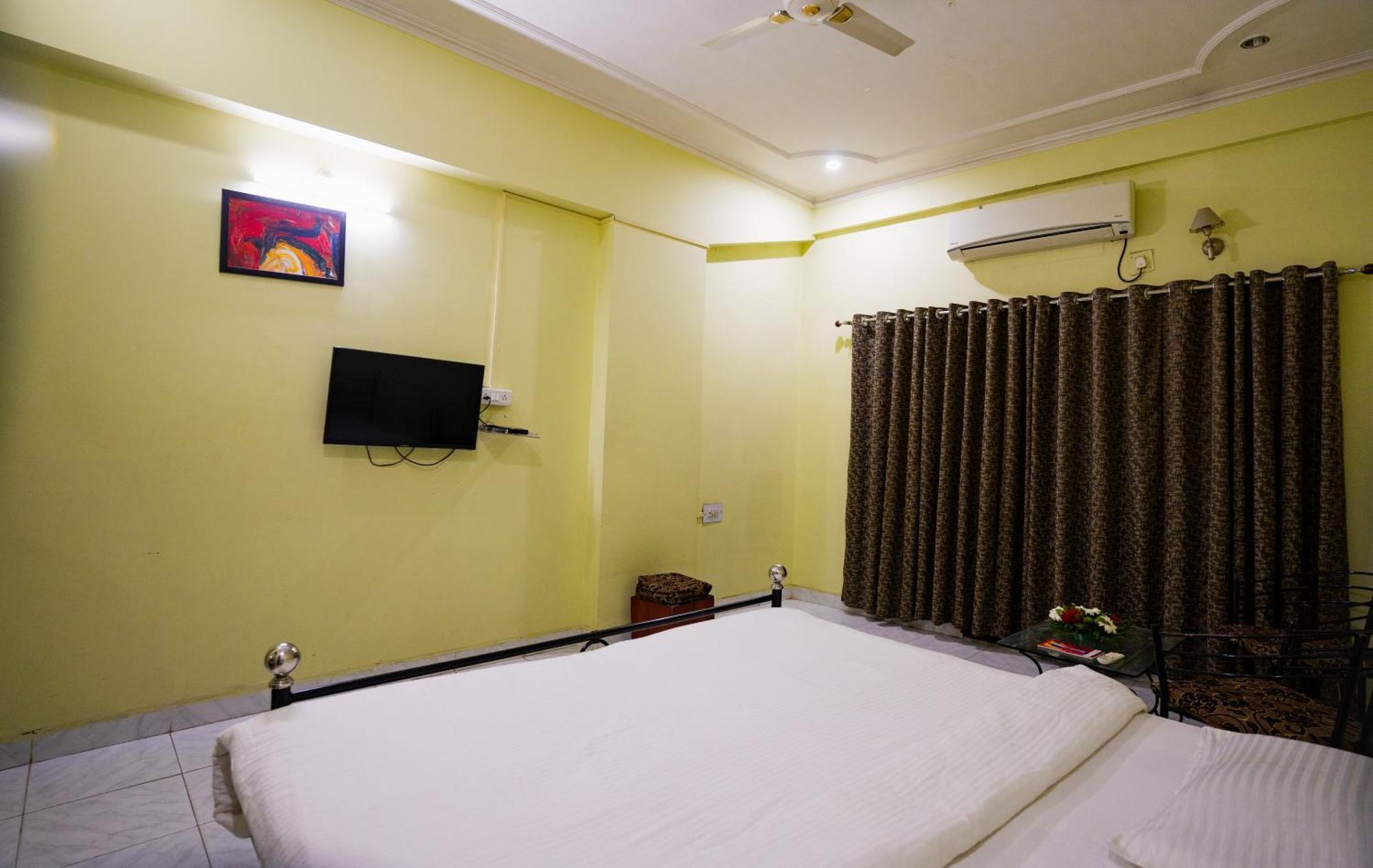 Hotel Girdhar Mahal Indore Exterior photo